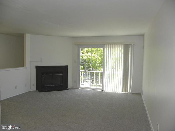 5th image of 300B Mitten Ln #B