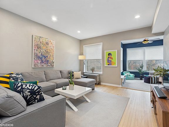 2nd image of 4417 N Malden St #2S