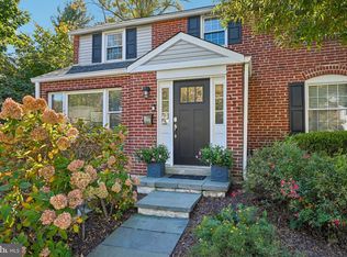 122 Hickory Ln, Bryn Mawr, PA 19010