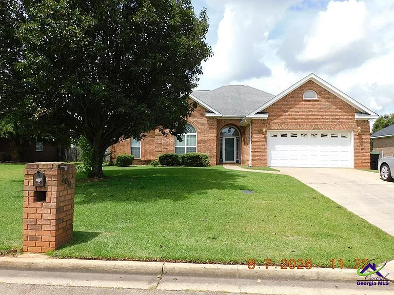 208 Loudon Hill Dr — Photo 1