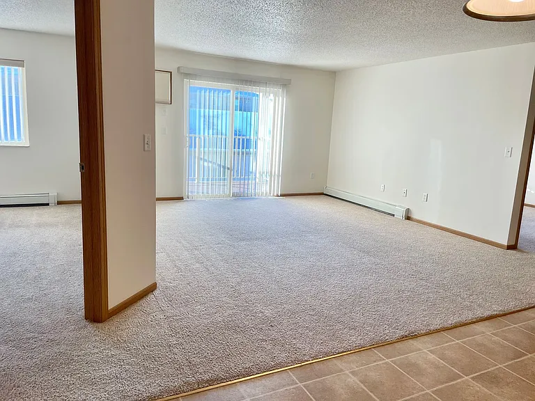 Huntington Pointe III — Photo 6