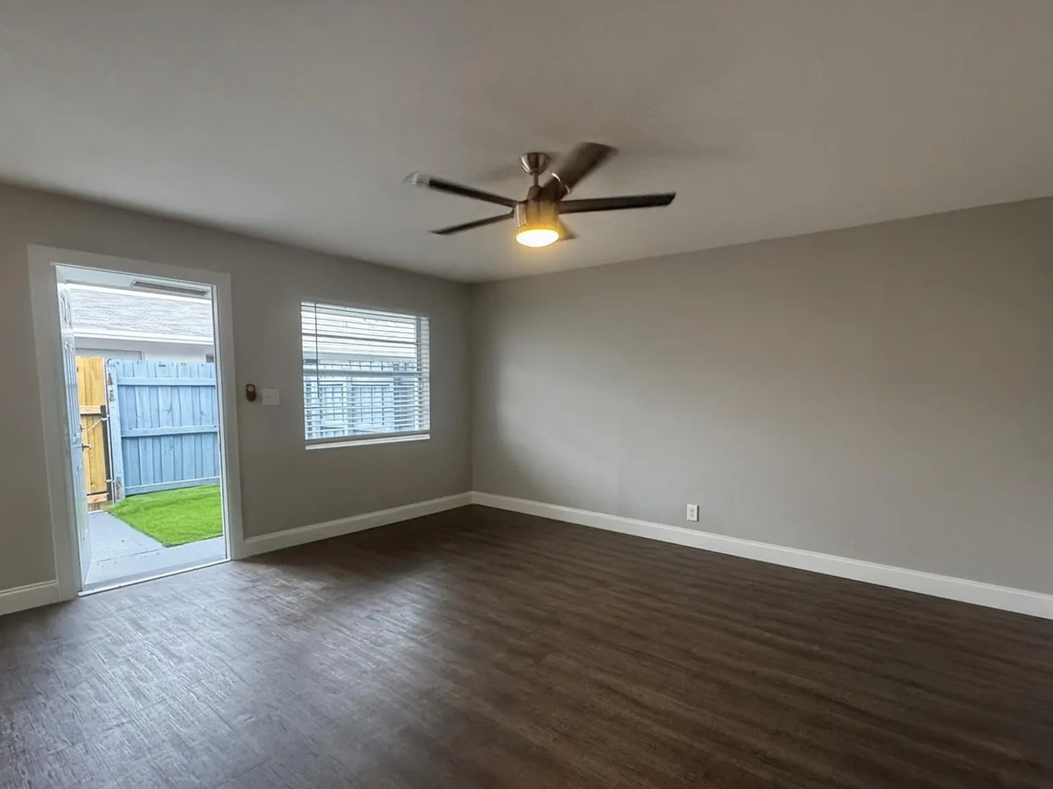2 bed, 1.0 bath, 750 sqft, $1,916 — Photo 4