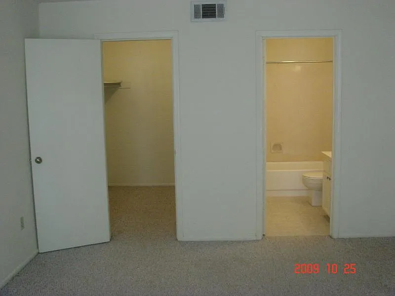 7611 Bles Ave — Photo 2