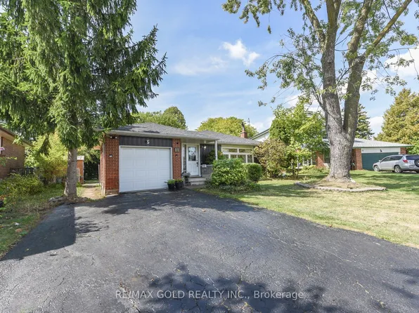 11 Dudley Pl, Brampton, ON L6T 3C2