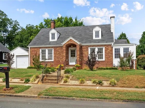 304 Hillcrest Dr, Lexington, NC 27292