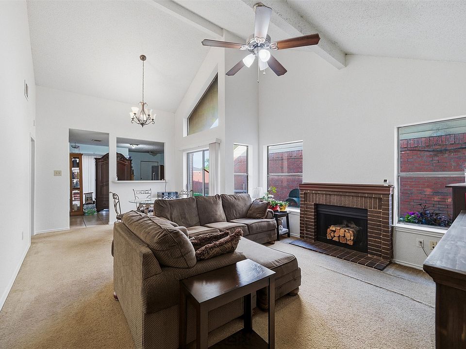 1st image of 10464 Woodleaf Dr