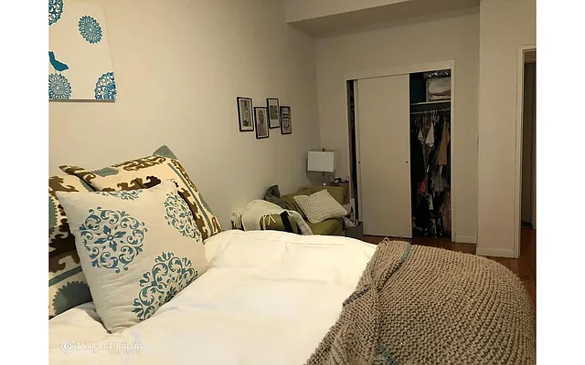 Rented by Douglas Elliman | media 23