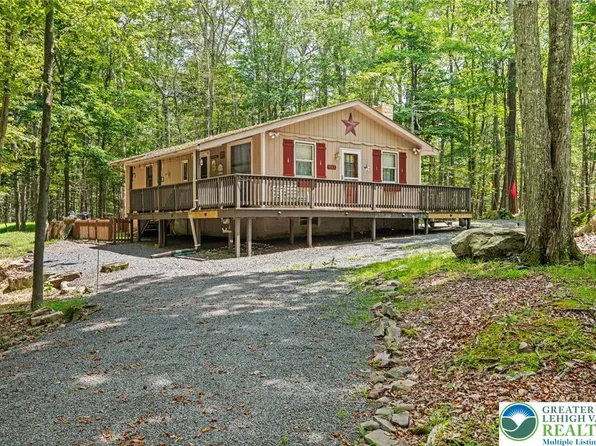 1143 Ranger Trl, Pocono Lake, PA 18347