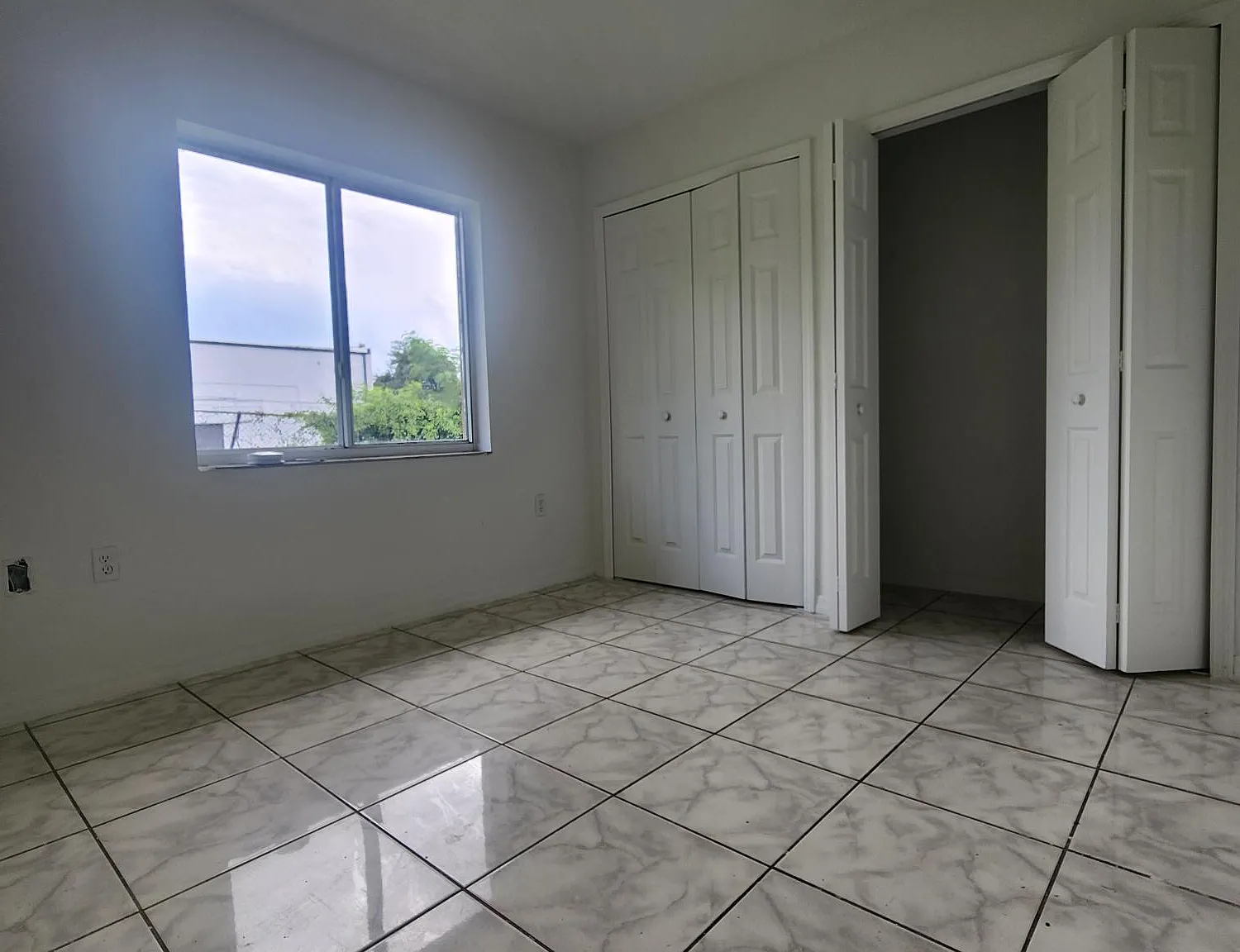 4 bed, 1600 sqft, $3,200 — Photo 2