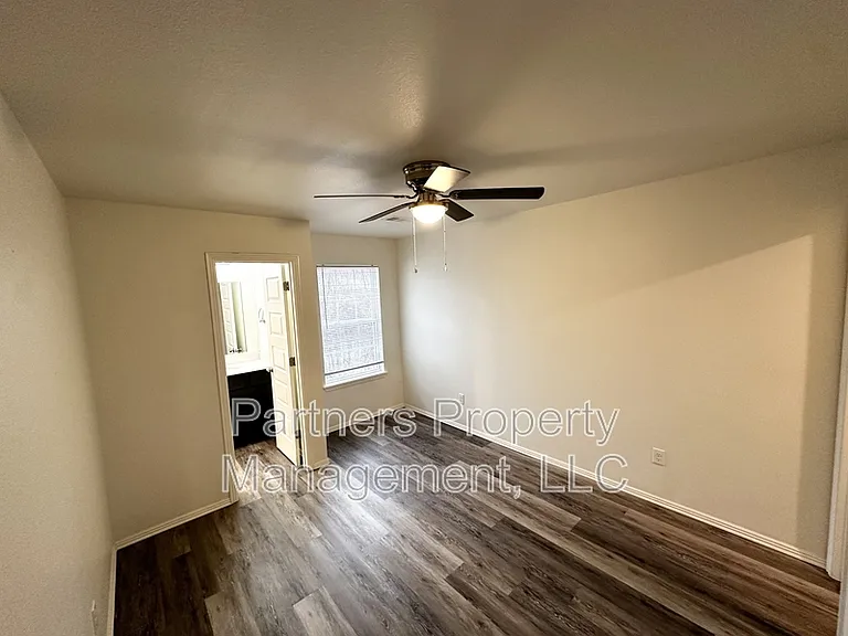 1035 S Benchmark Ln #1 — Photo 9