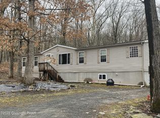 22 Lakefront Dr, Hawley, PA 18428