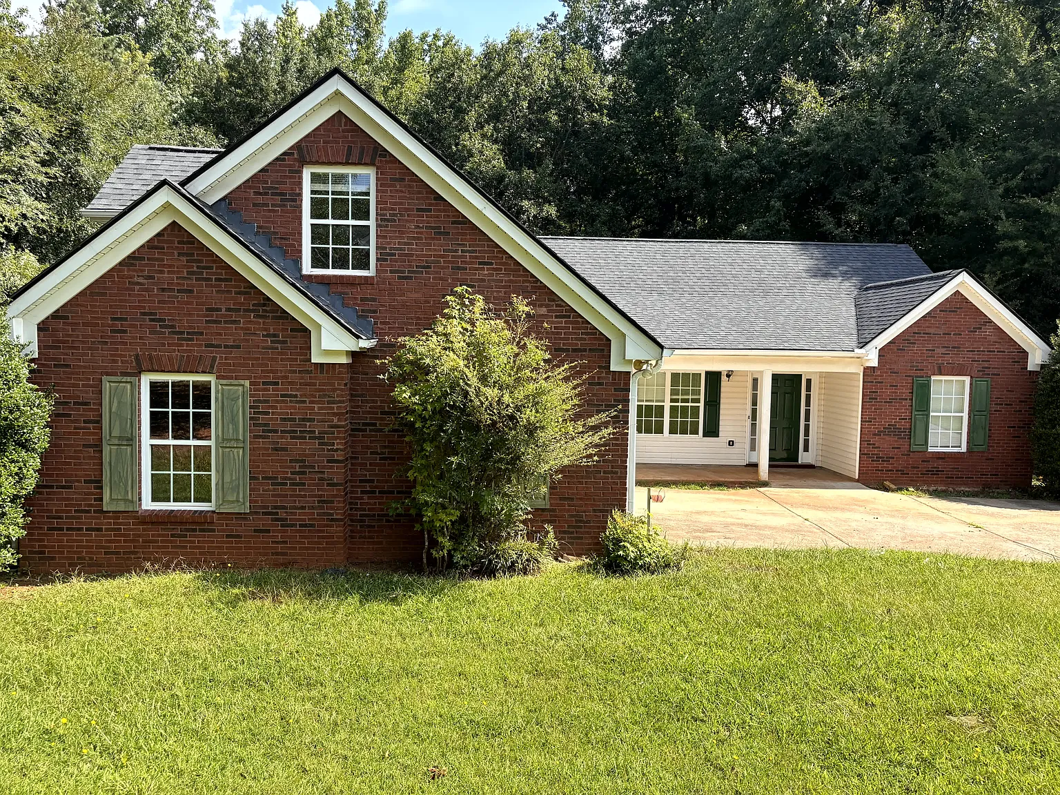 4 bed, 2.0 bath, 2018 sqft, $1,875 — Photo 3
