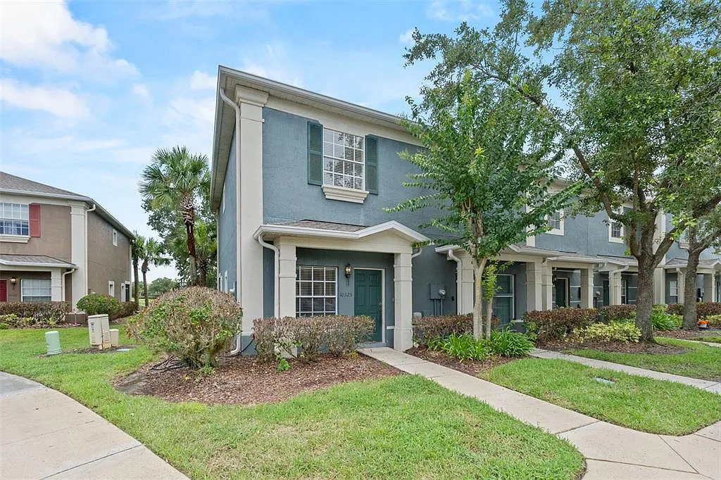 2 bed, 2.5 bath, 1071 sqft, $1,800 — Photo 3