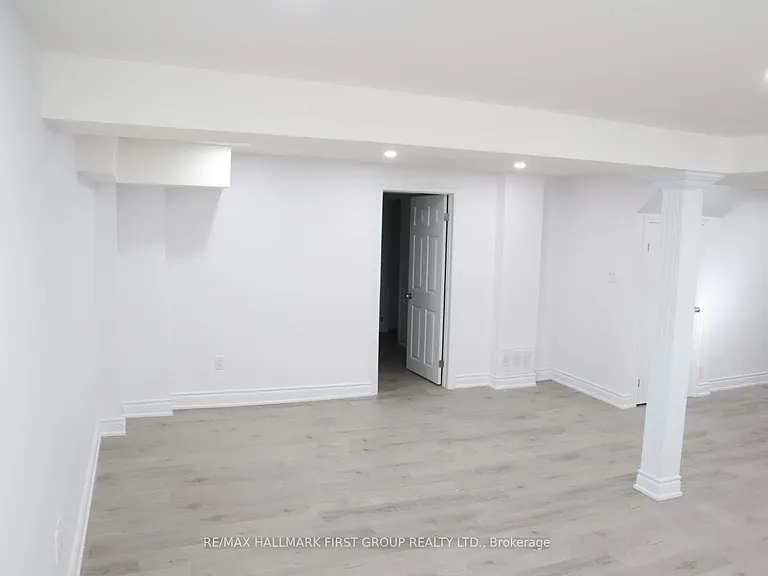 1627 Baggins St #LOWER — Photo 9