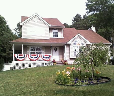 49 Gray Avenue, Medford, NY