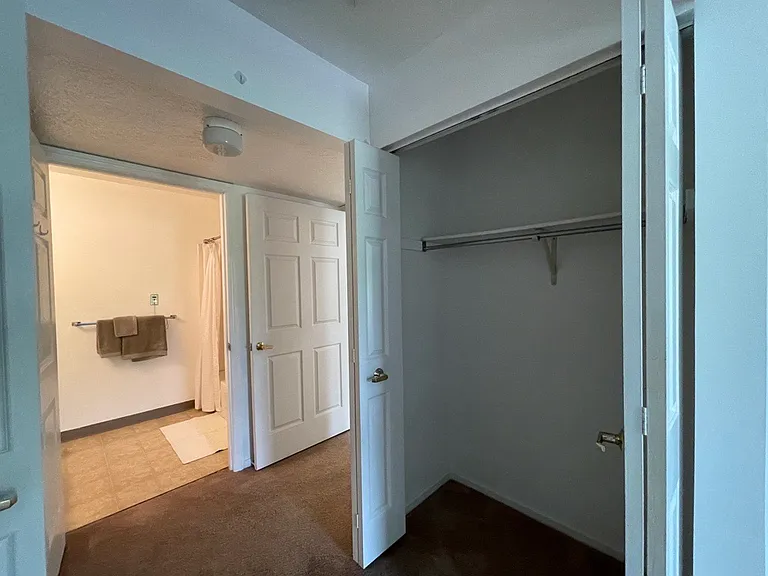 Somerset Manor Apartments — Photo 6