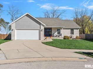 1116 Jesse Scott Dr, Riverton, IL 62561