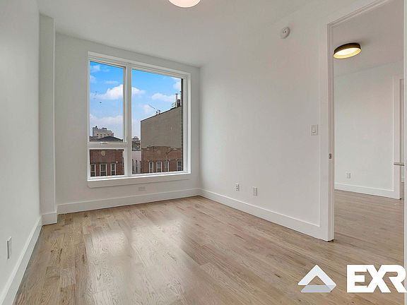 4th image of 150 Erasmus St #102