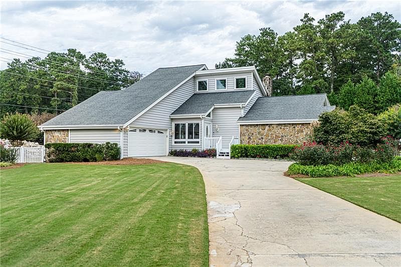 1st image of 982 Vineyard Dr SE