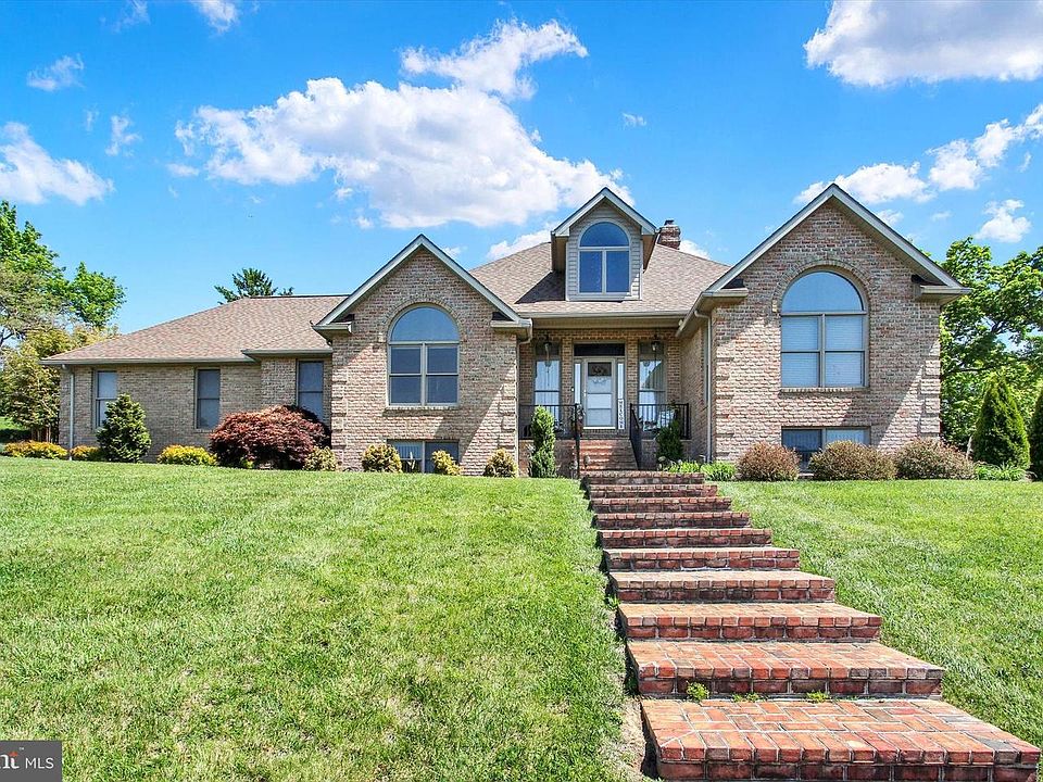 1st image of 605 Vista Ct
