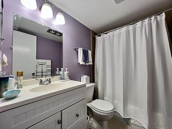 5th image of 117 Kent St #H