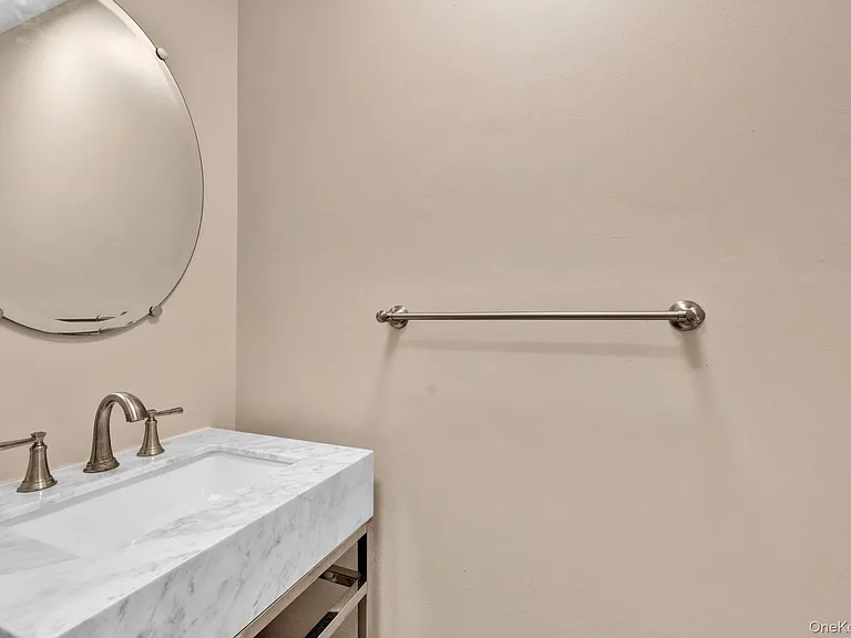 29-31 Fisher Ave #31 — Photo 18