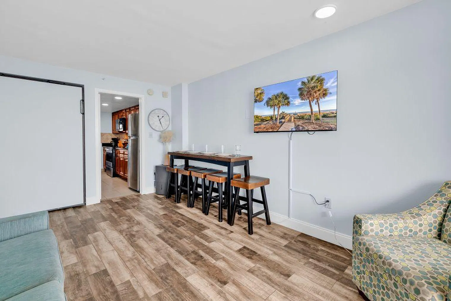 1 bed, 1.0 bath, 548 sqft, $5,869 — Photo 3