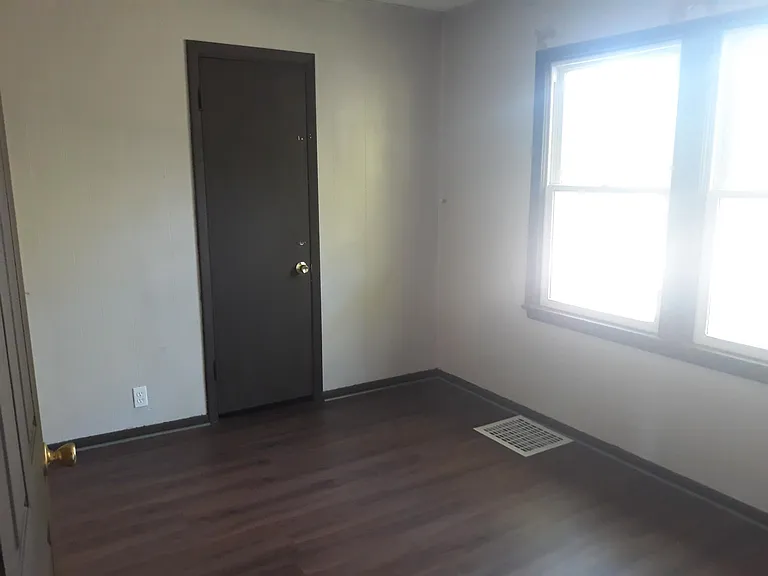 707 E Carol St — Photo 6
