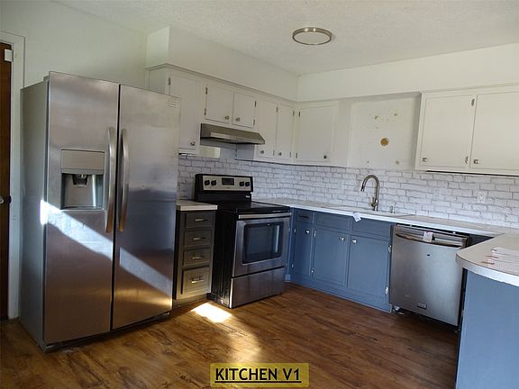 3rd image of 908 Brookside St