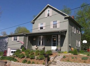 1141 Charles Ave, Morgantown, WV 26505