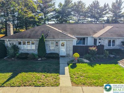 5640 Merion Ln, Macungie, PA, 18062