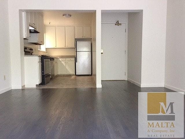 1st image of 545 Burnett Ave APT 104