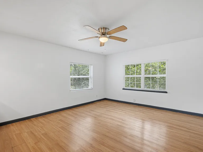 620 E Sears St — Photo 19