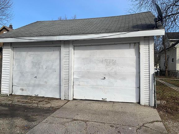 3rd image of 1319 Muskegon Ave NW