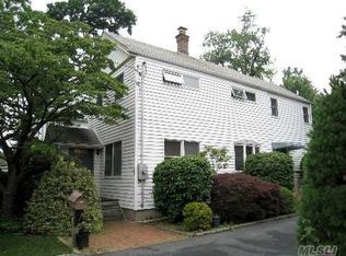 109 Maple St, Great Neck, NY 11023