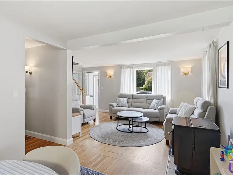 25 King Rd — Photo 13