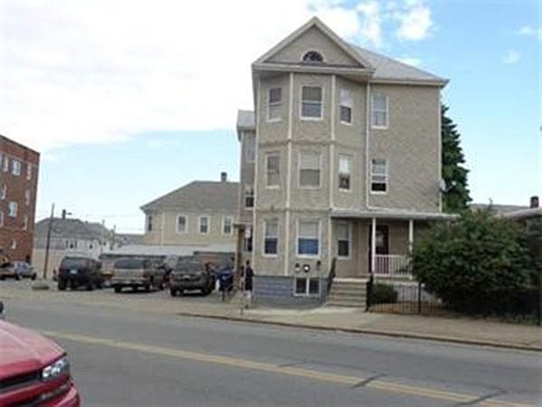 2nd image of 1848 Acushnet Ave