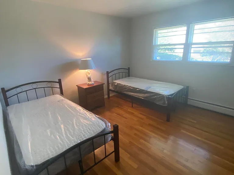 43 Dwight Dr — Photo 9