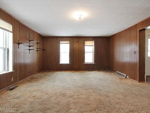 3rd image of 71 N Park St
