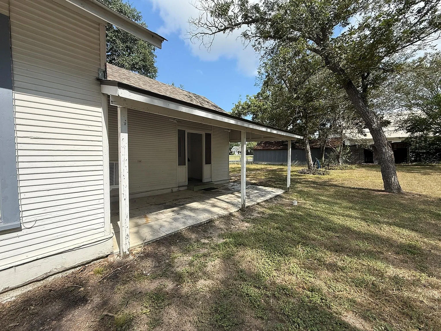 3 bed, 1.0 bath, 1516 sqft, $1,450 — Photo 2