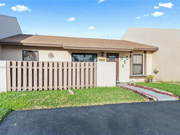 12011 SW 110th Street Cir E, Miami, FL 33186