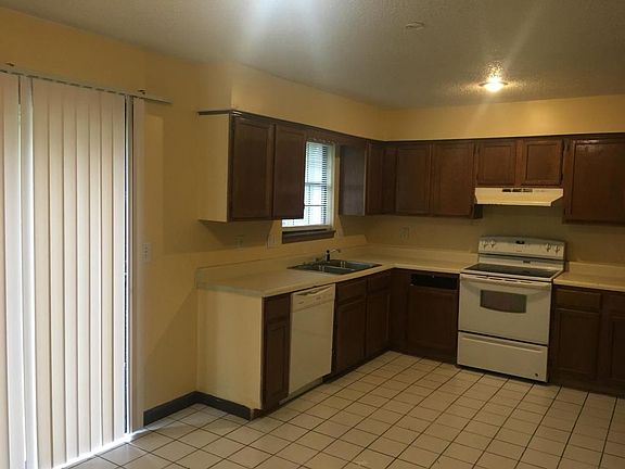 3rd image of 211 Cambridge St