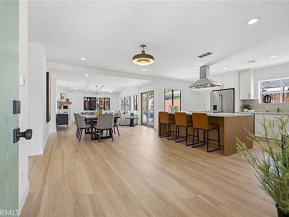 3rd image of 6845 Aura Ave