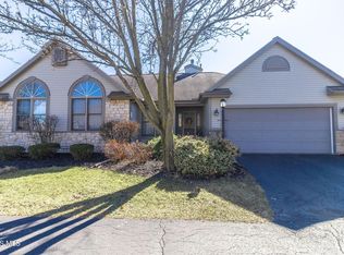 14633 Dexter Falls Rd, Perrysburg, OH 43551