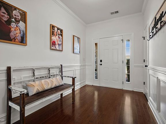 5th image of 3806 Montgomery Way