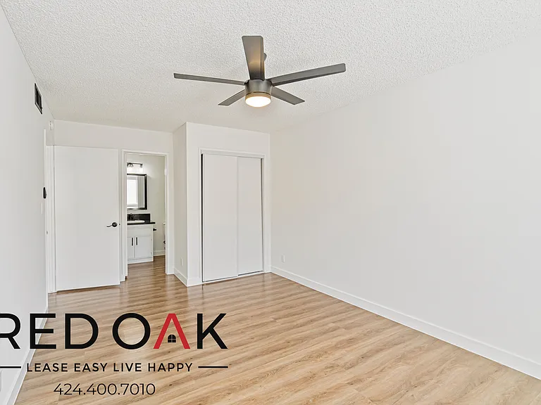 1214 W Gardena Blvd #6 — Photo 4