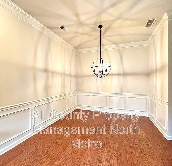 421 Parkstone Dr — Photo 5