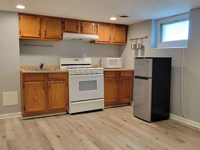 35 W Franklin Ave #BASEMENT — Photo 8