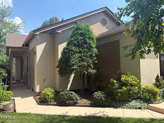 2nd image of 829 Xanadu Ct