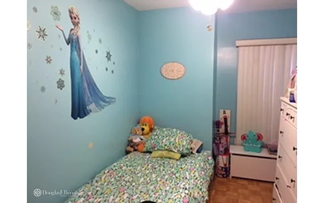 Rented by Douglas Elliman | media 23